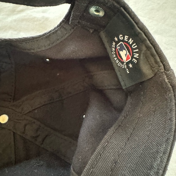 Cincinnati Reds, new era, casual classic adjustable closure strap, soft cap. - Picture 4 of 11